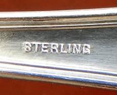 Часто вона включала в себе число 925 і напис STERLING або STER