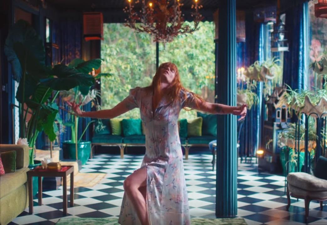 Кліп на пісню про те, що всі ми голодні, вийшов напередодні нового альбому від Florence + The Machine