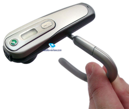 Комплект поставки:   гарнітура   Зарядний пристрій Sony Ericsson CST-13   Наручний ремінець   Інструкція   Розглянутий в цьому огляді продукт відноситься до нечисленного виду моно Bluetooth-гарнітур з РК-дисплеями