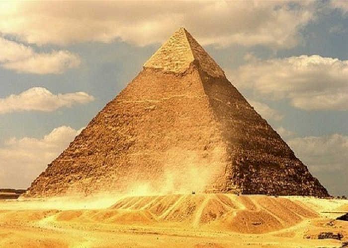 Про єгипетській піраміді Хеопса написано багато статей і книг, які розглядають її з позицій сучасного матеріалістичного погляду, не враховуючи, що вона будувалася в період попередньої високорозвиненої цивілізації, знання про яку до нас не дійшли