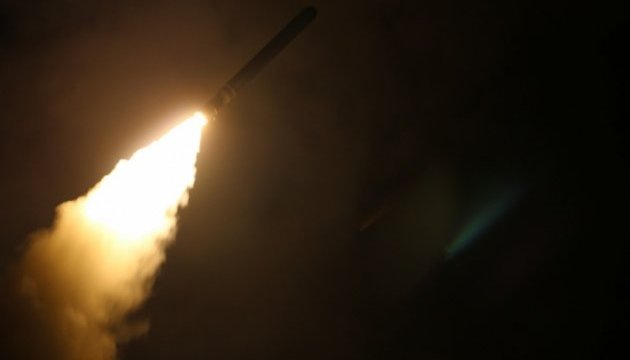 Запуск ракет Томагавк по Сирії з крейсера USS Monterey / Фото: US Navy photo by Lt