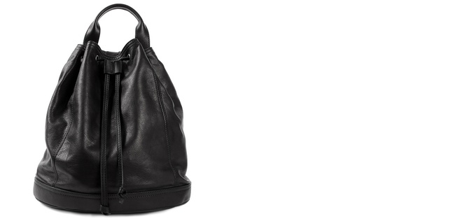 Найпоширеніша модель - невеликий рюкзак або наплічна сумка